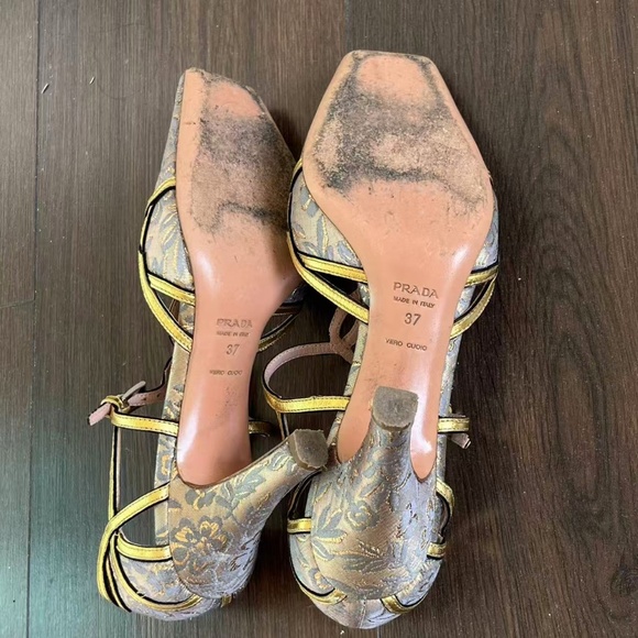 VTG PRADA Brocade Gold Heels 7 - Picture 4 of 8